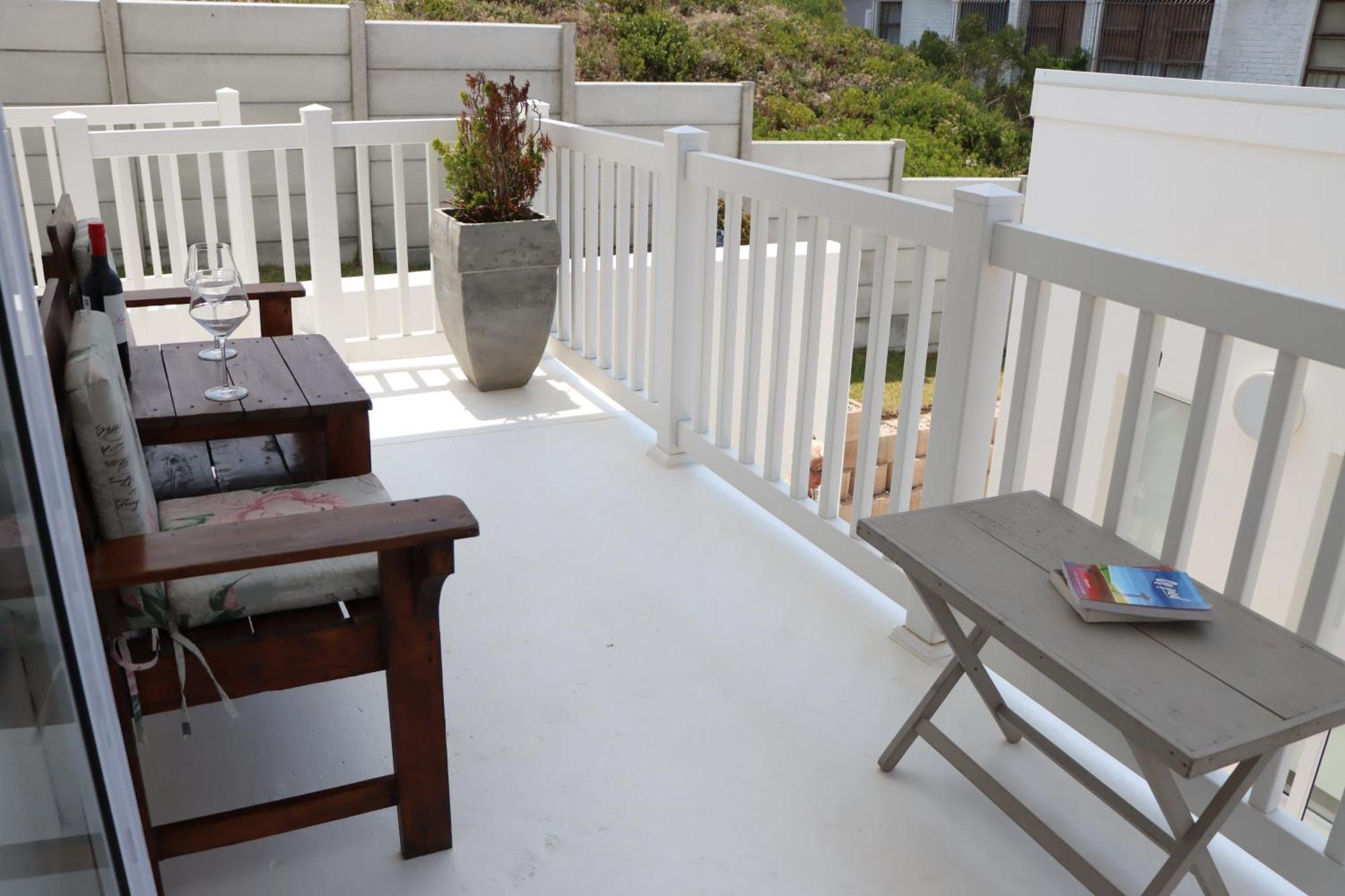 Nivenia Beach House Bettys Bay Exterior photo